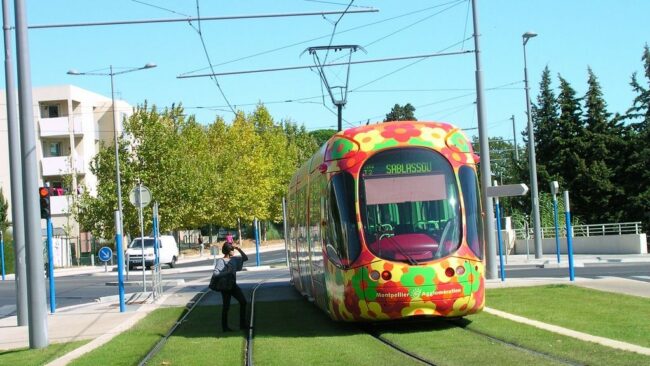 Tram-Pelouse-Mobilit_-Transport_JL-Zimmermann-CC-by-1024×576